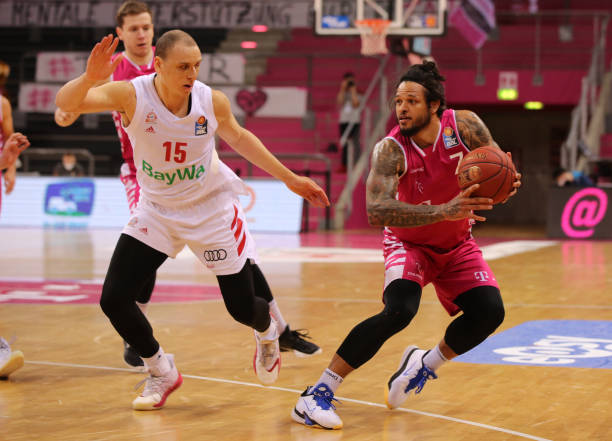 也从侧面凸 也从侧面凸