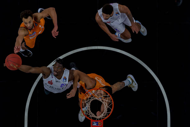 为我们提供 为我们提供